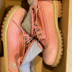 Pink roll top tims